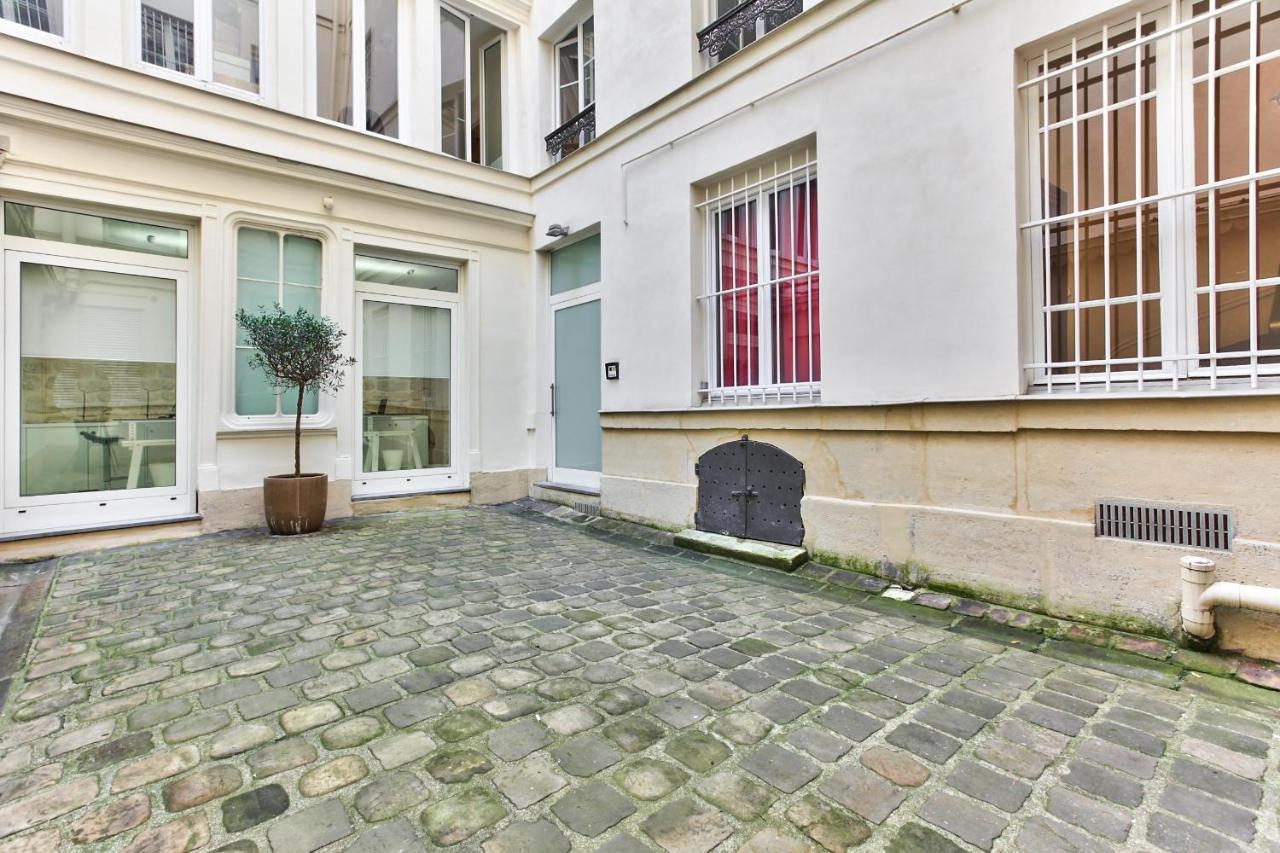 43- Parisien Flat Boulevards Exteriör bild